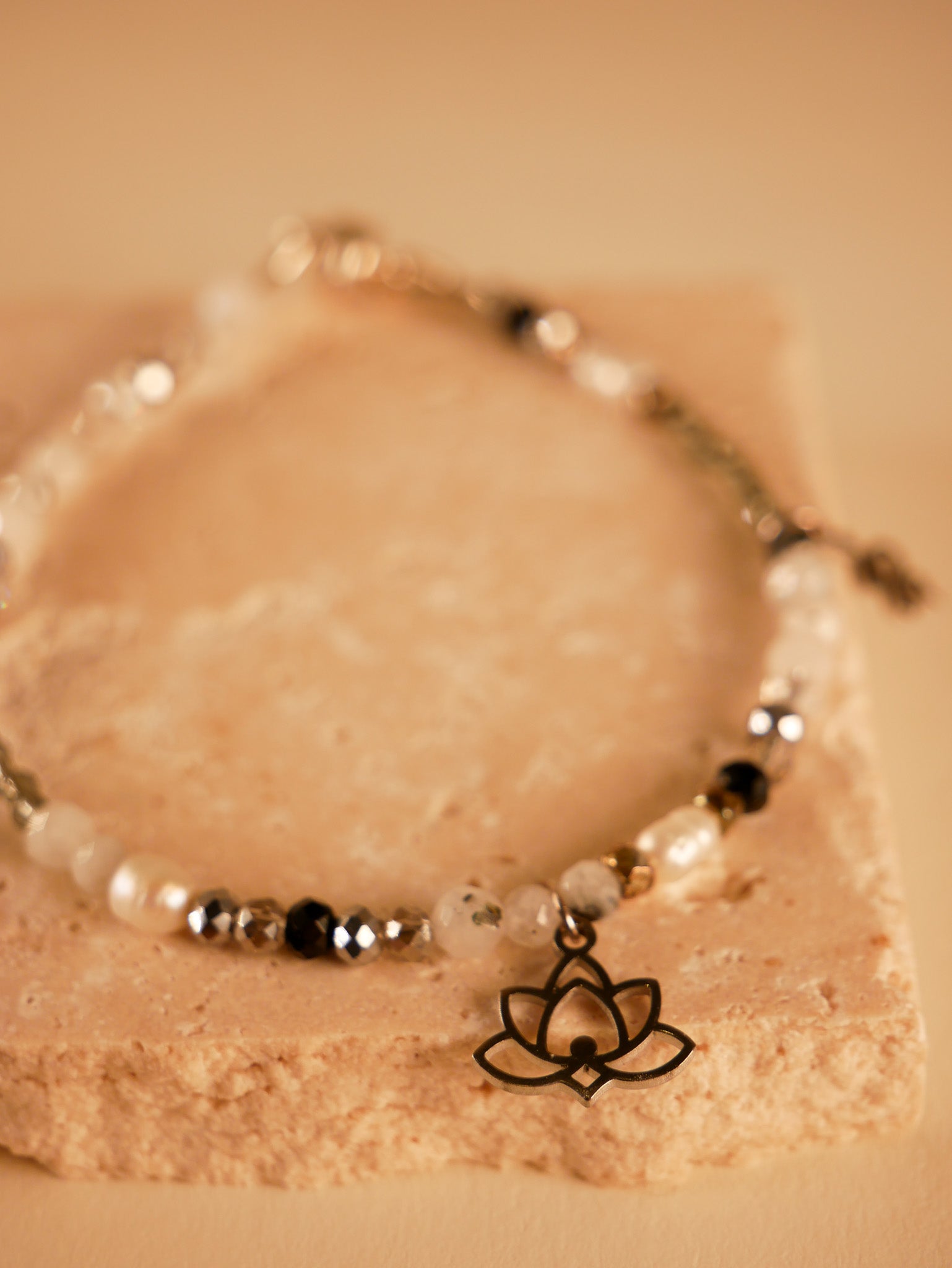 Kopie Von Tigerauge Lavastein Armband