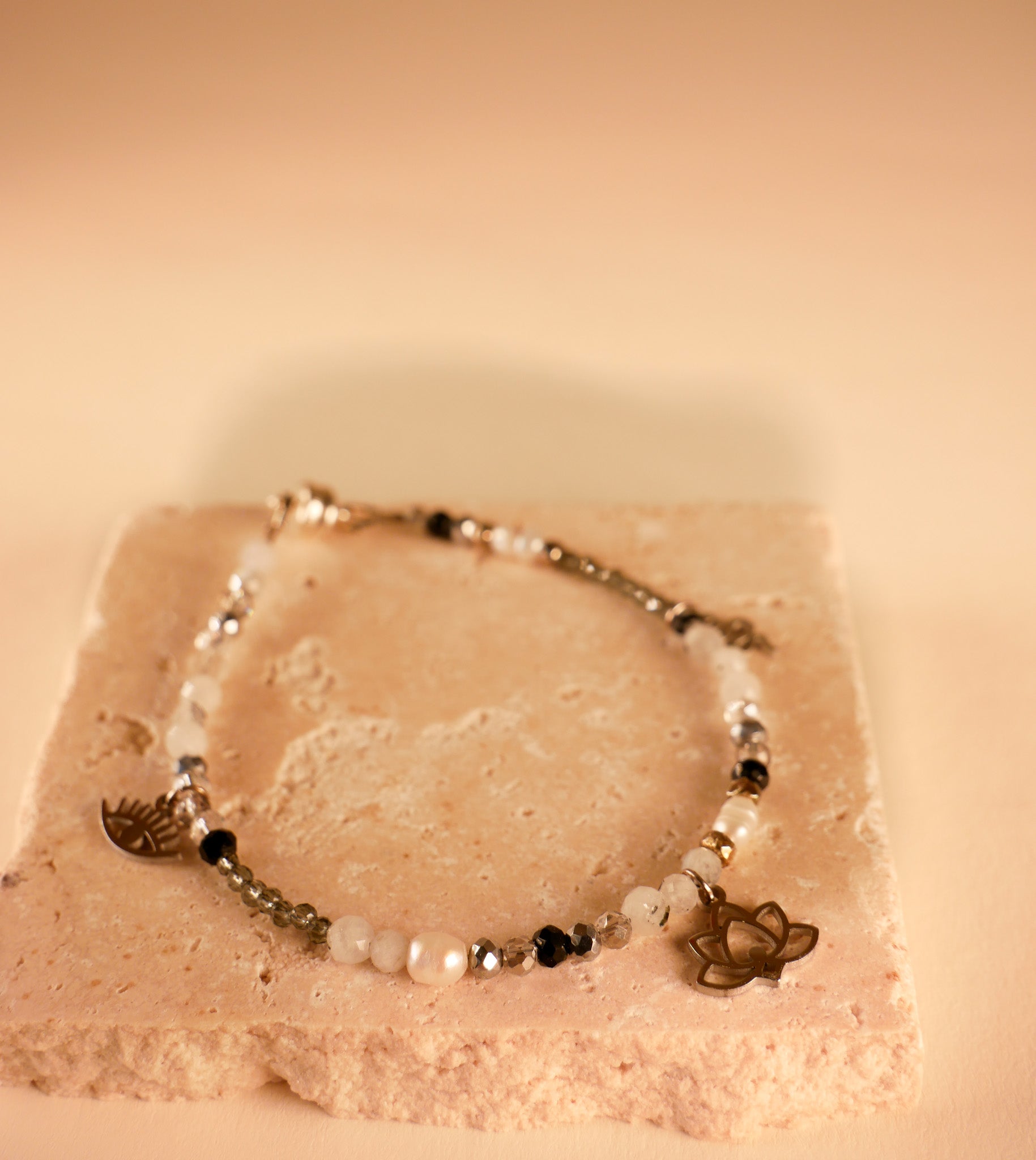 Kopie Von Tigerauge Lavastein Armband