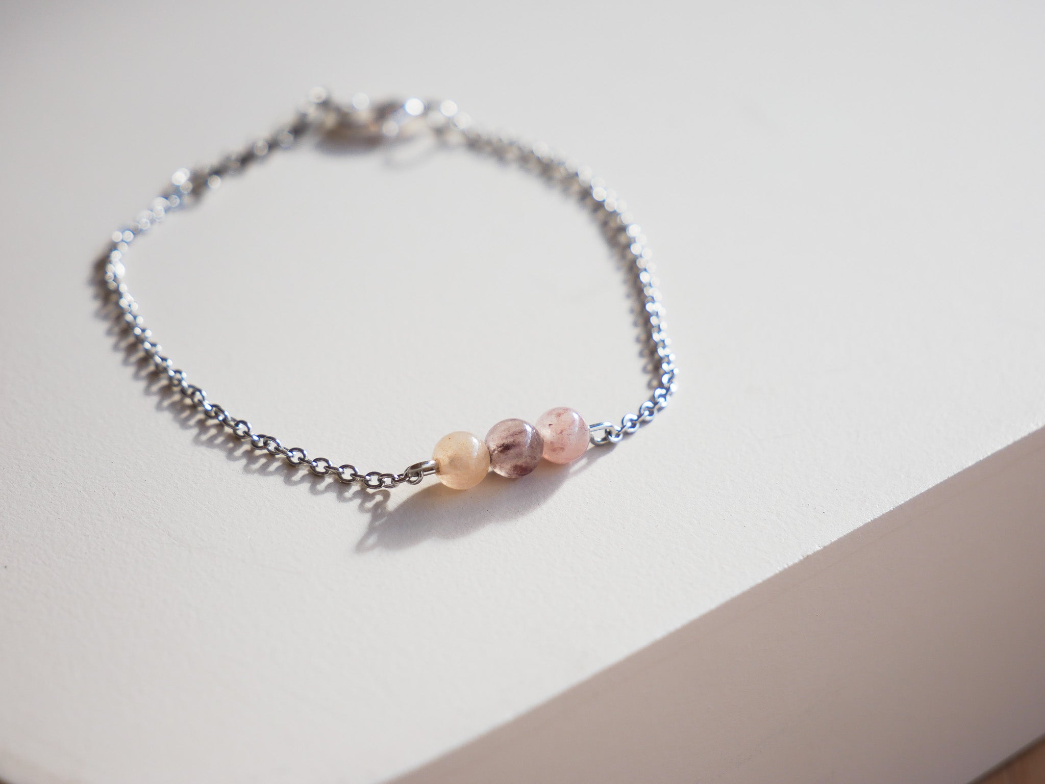 Filigranes Armband Erdbeerquarz