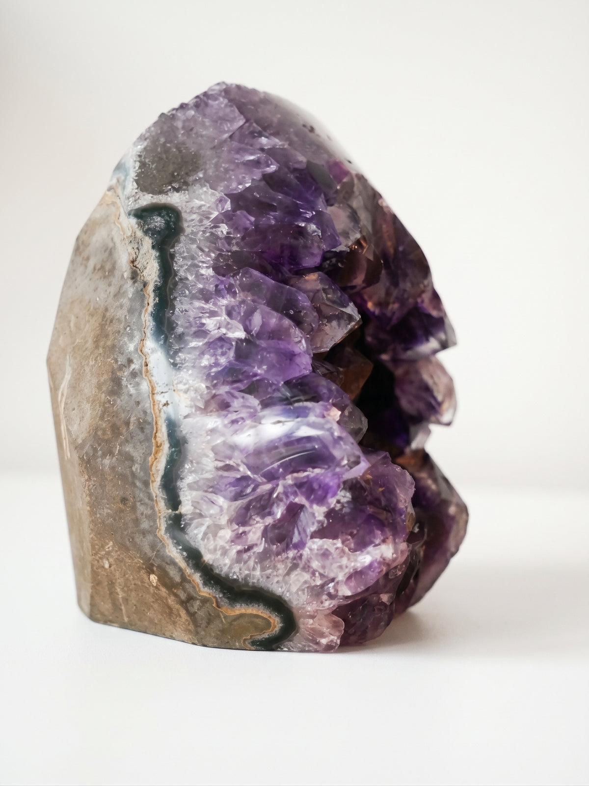 Amethyst Freeform anpoliert – dunkles Amethyst Rohstück, Bild 3