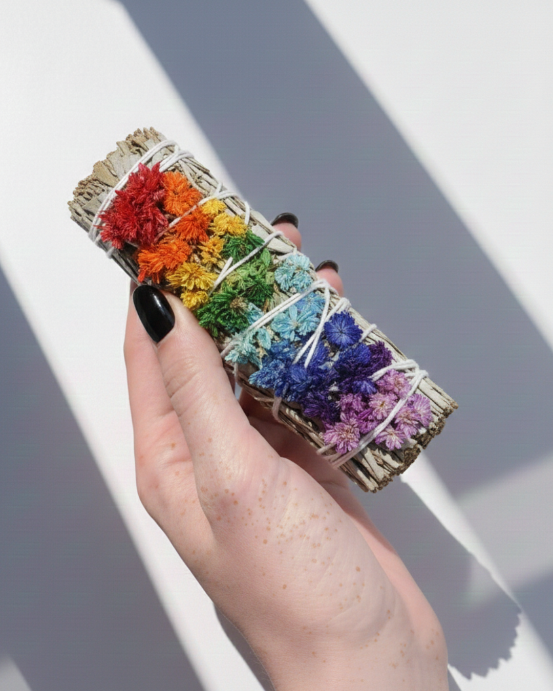 Weißer Salbei mit Chakrablüten