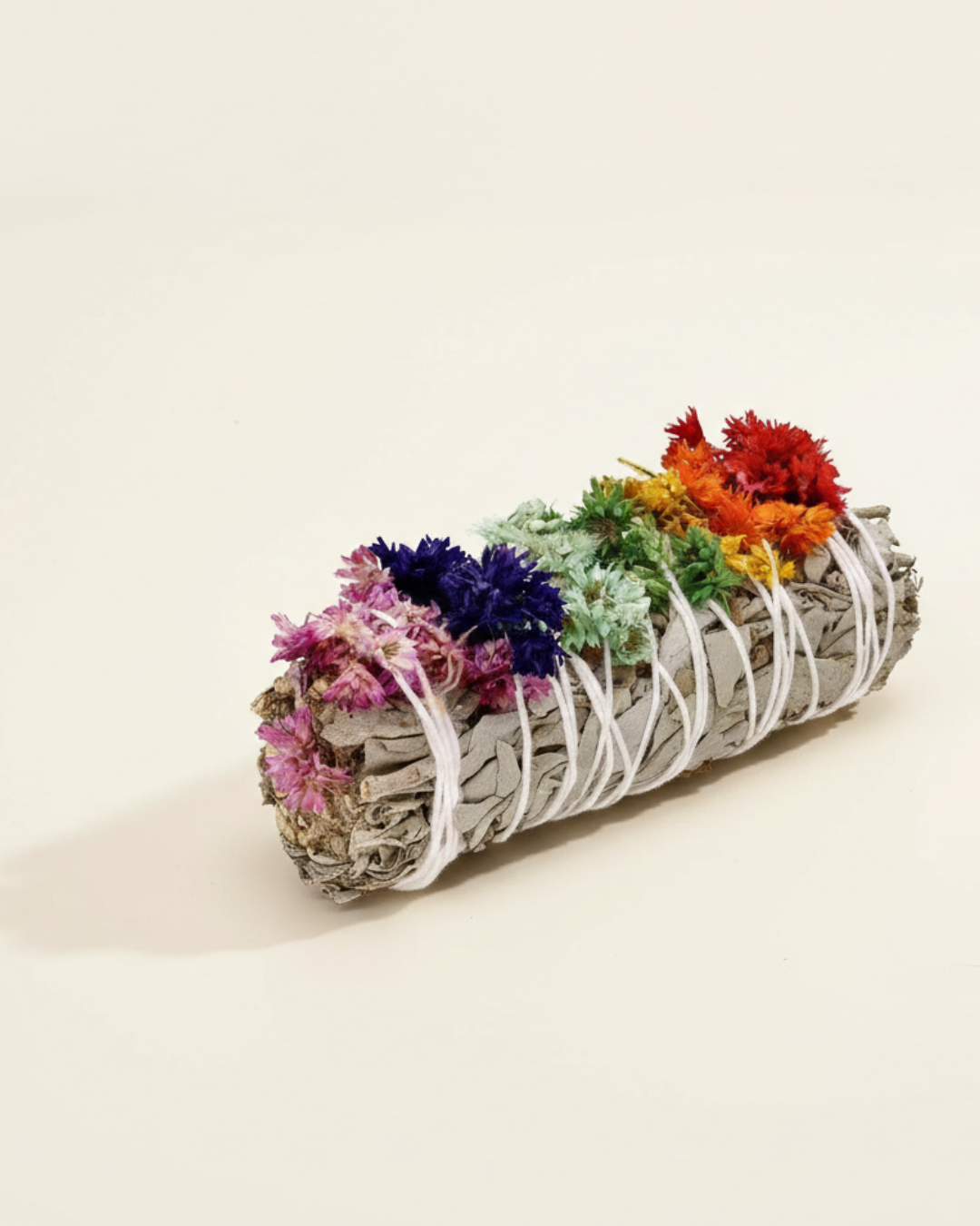 Weißer Salbei mit Chakrablüten