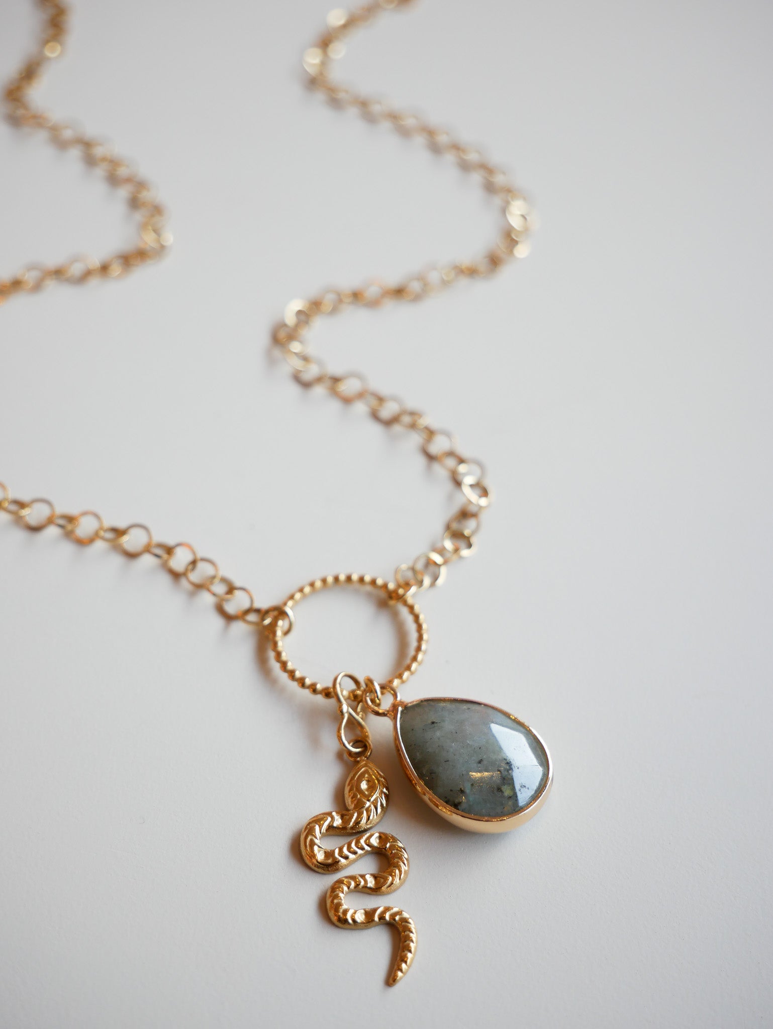Zarte Kette Schlange & Labradorit